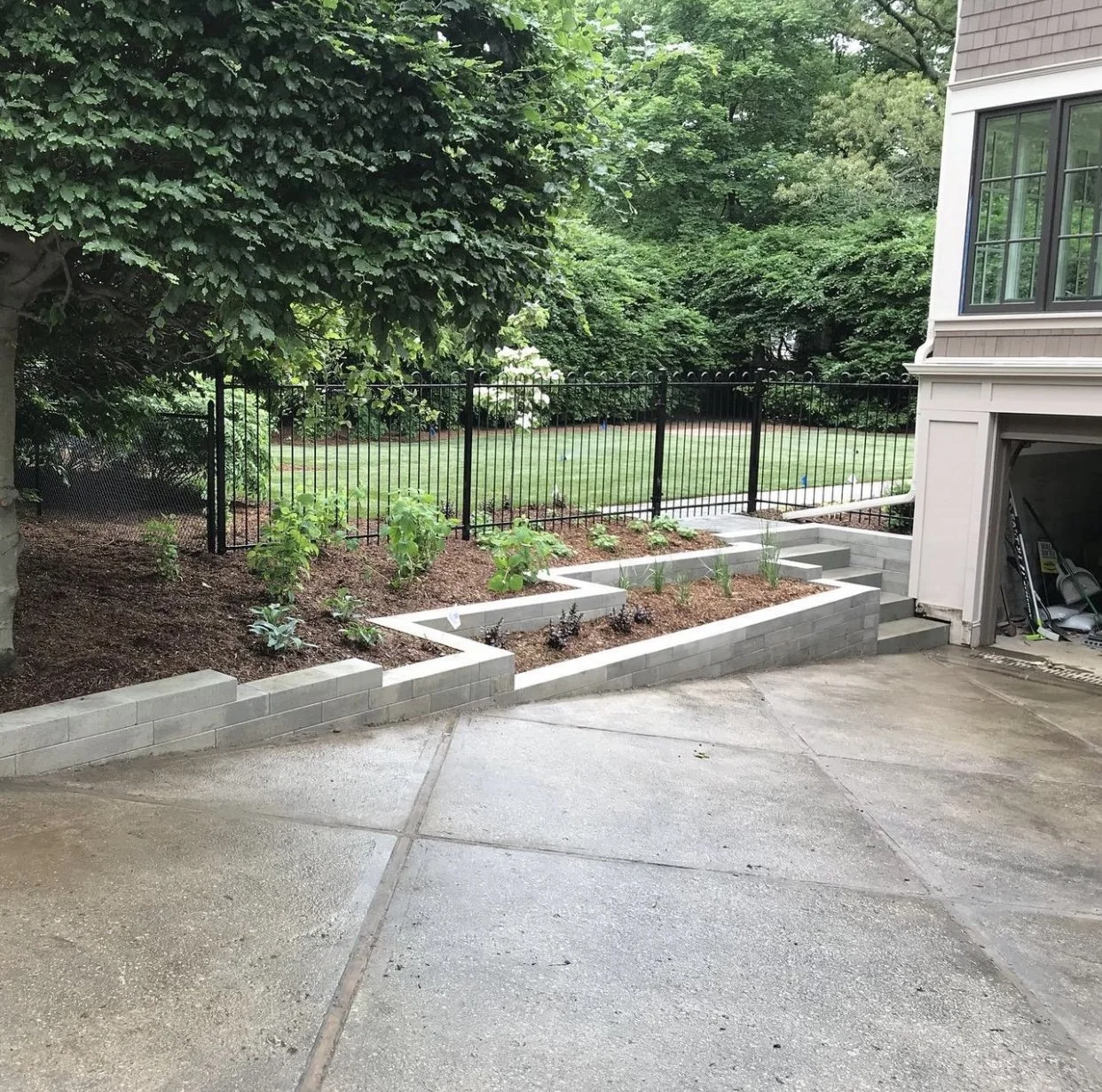 Modan - retaining wall 2.jpg