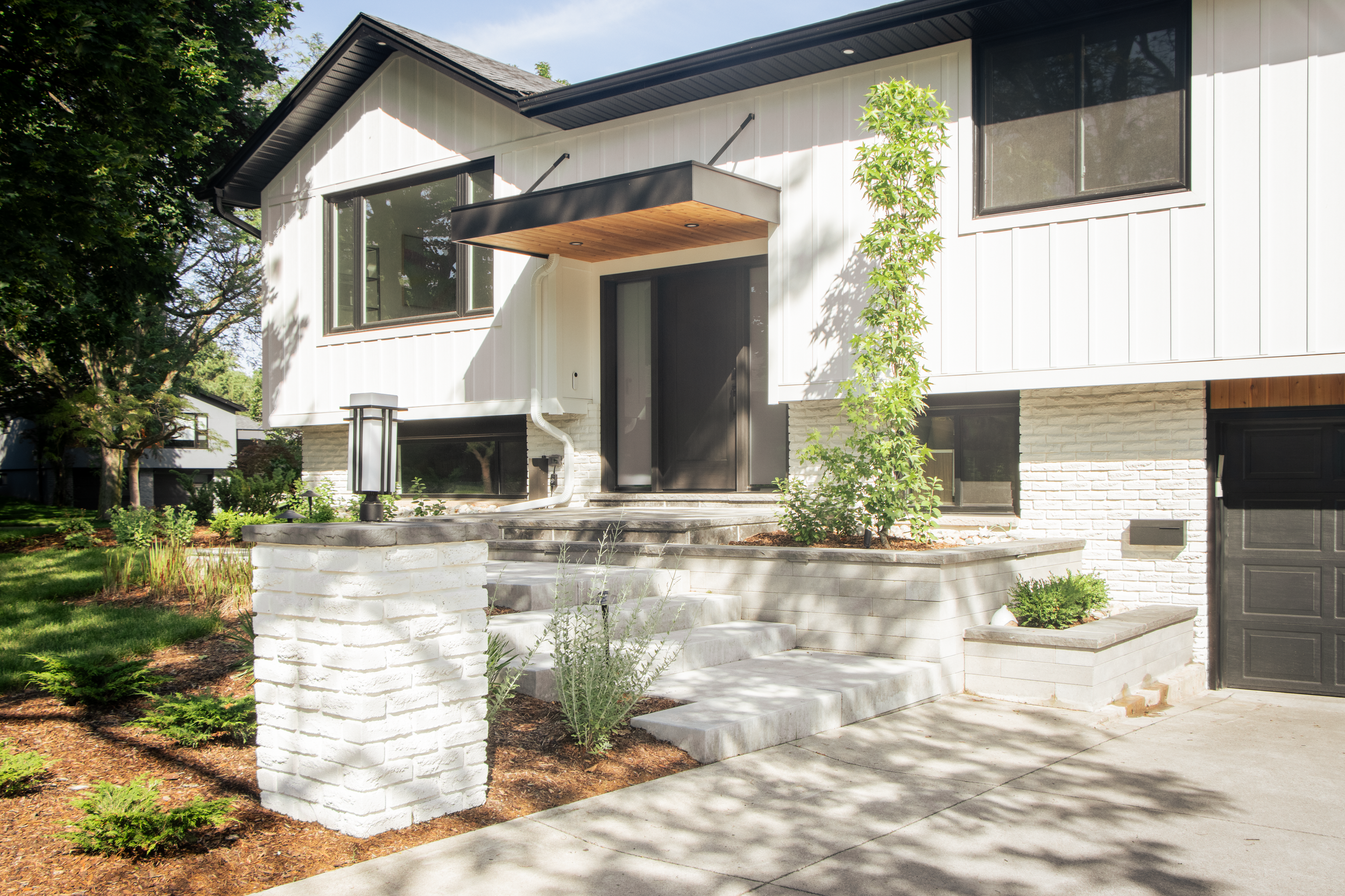 Rubens Ct, driveway entrance view