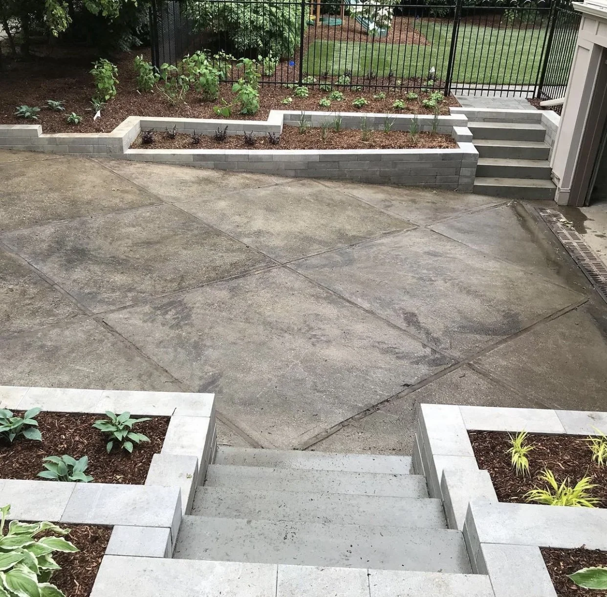 Modan - retaining wall 1.jpg