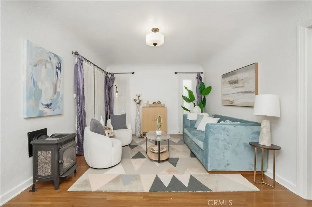 5th living room.webp