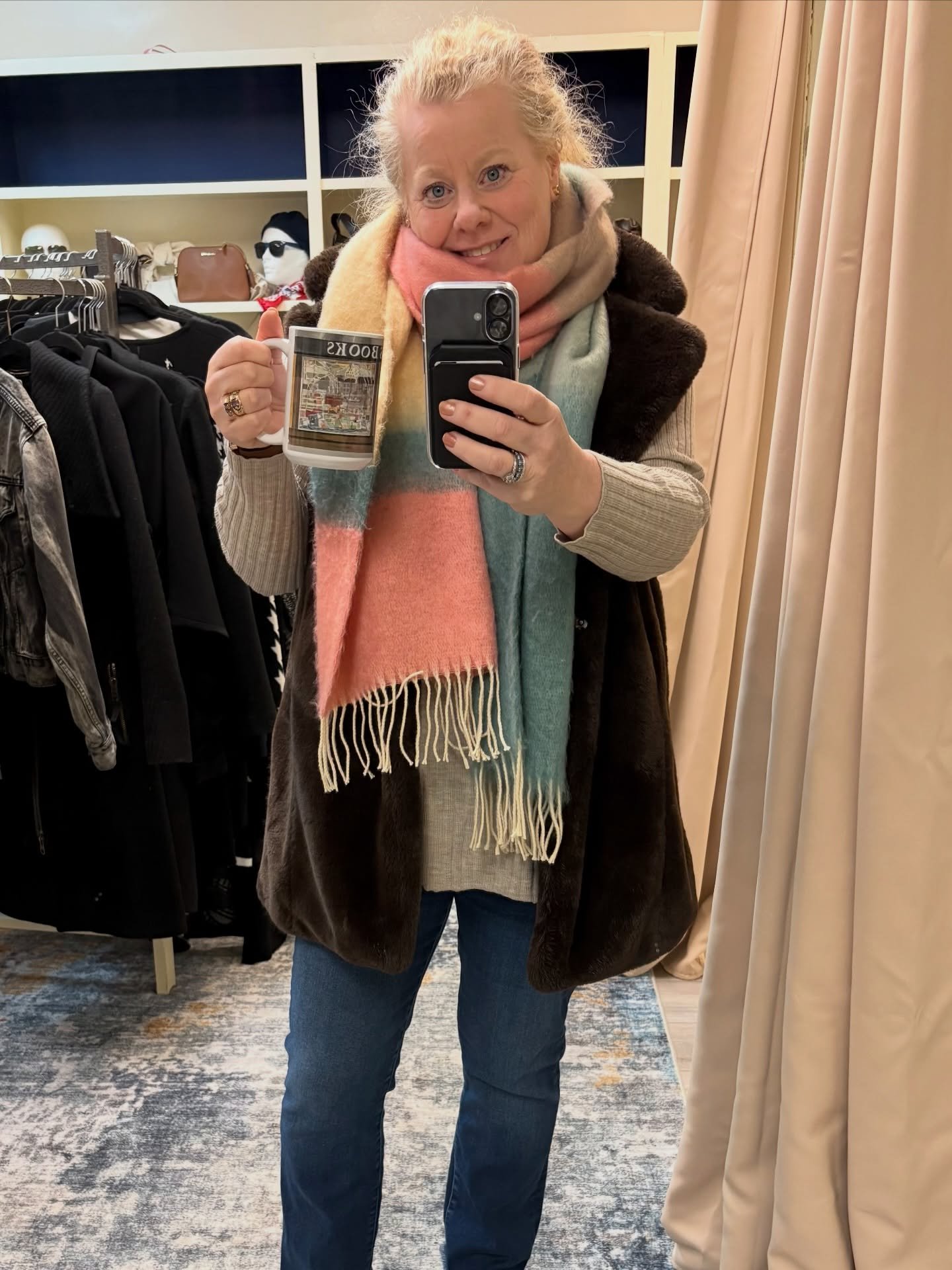 It&rsquo;s Friday, the end of my dad&rsquo;s radiation treatments &amp; Mum&rsquo;s Jim moving to extended care.
But first, a big ass coffee in my favourite mug @ivysbookshop and then a few hours in my happy place 💕
Certainly thankful for my people 