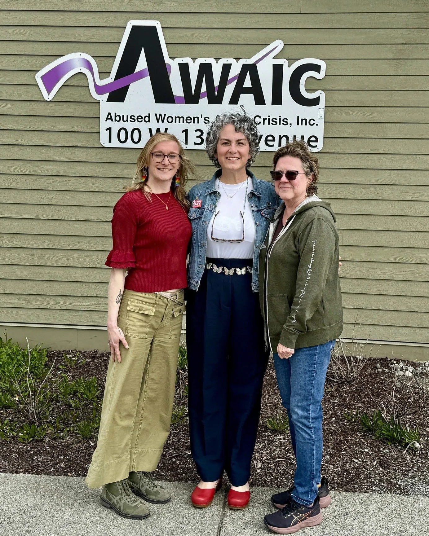 South Peninsula Haven House's Board of Directors vice chair, Maria Walker, meeting and collaborating with sister organizations AWAIC and Zonta Club of Anchorage to empower survivors and create a safer, more just world.

#HavenHouse #AWAIC #ZontaClub 