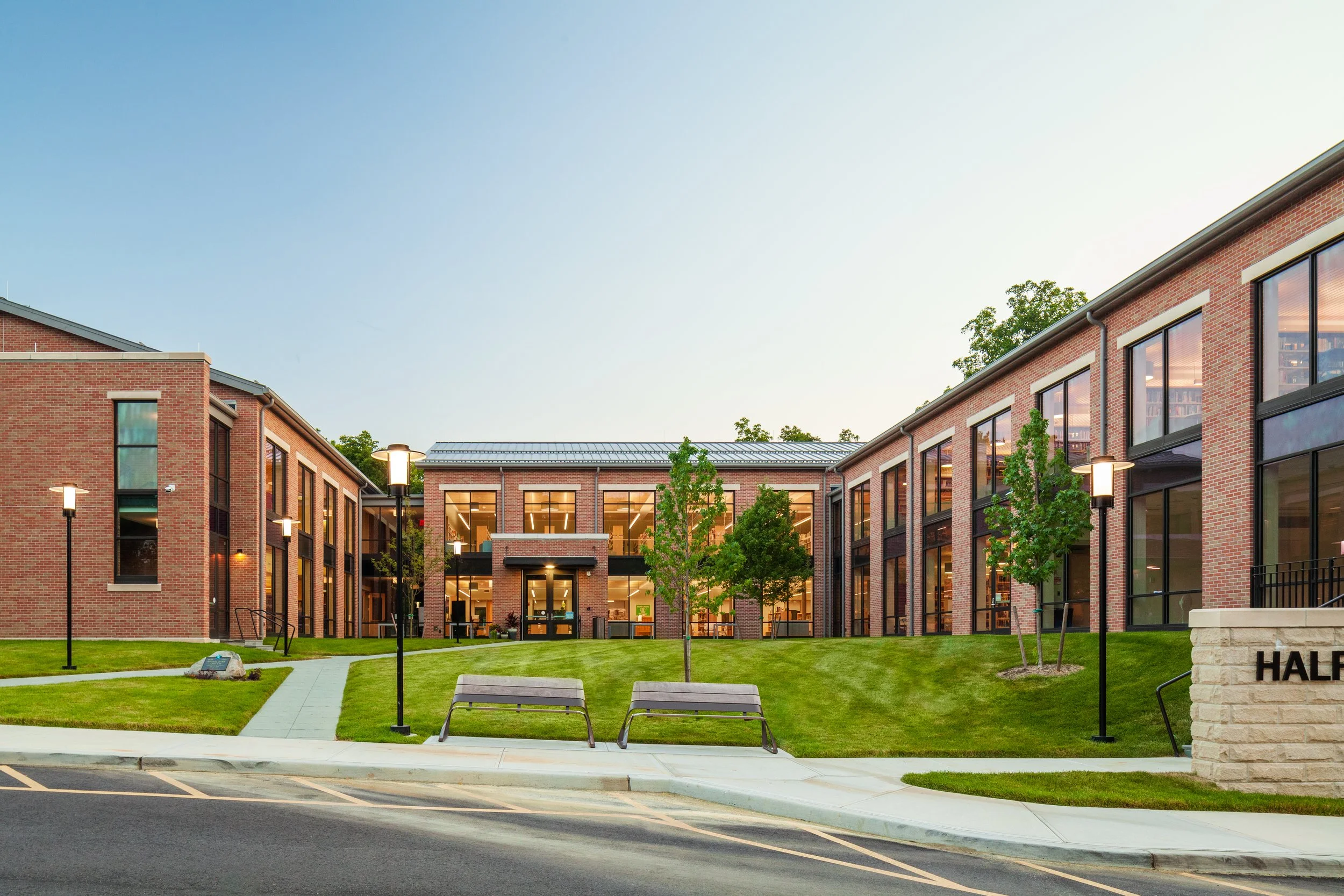 half hollow hills community library
