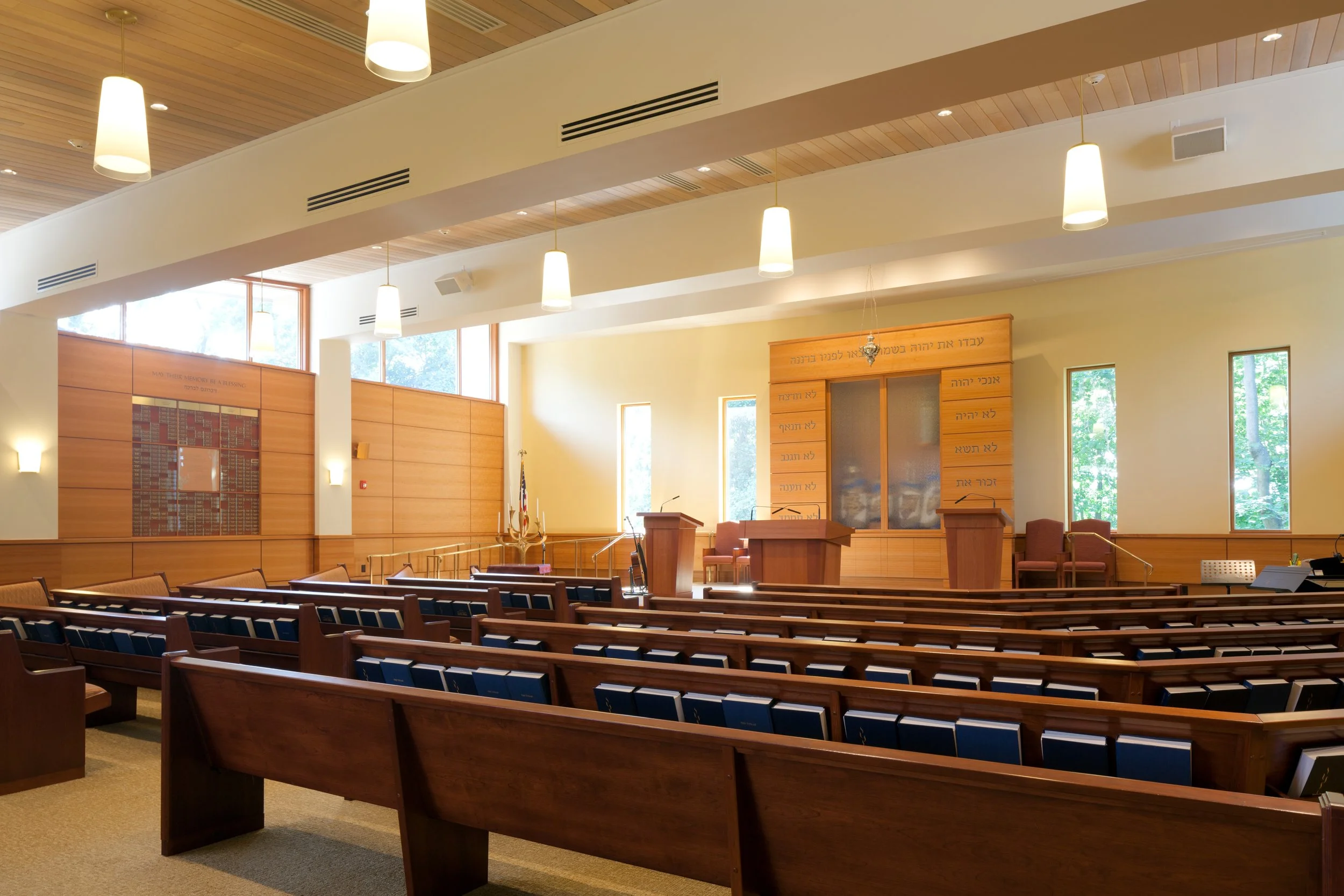 temple_beth_abraham_03_ark_bimah_diagonal.jpg