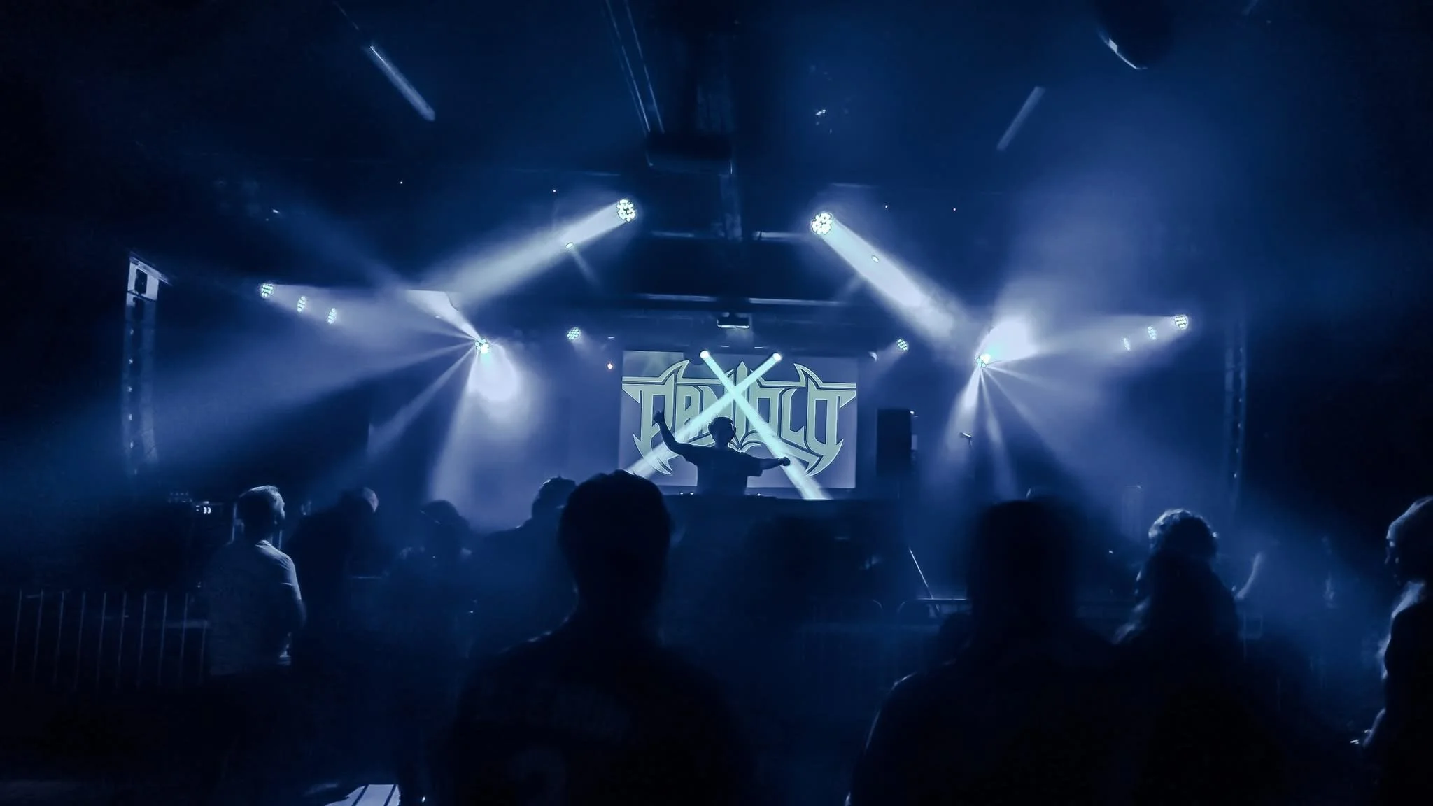 PANIOLO Crowdshot 6.JPG