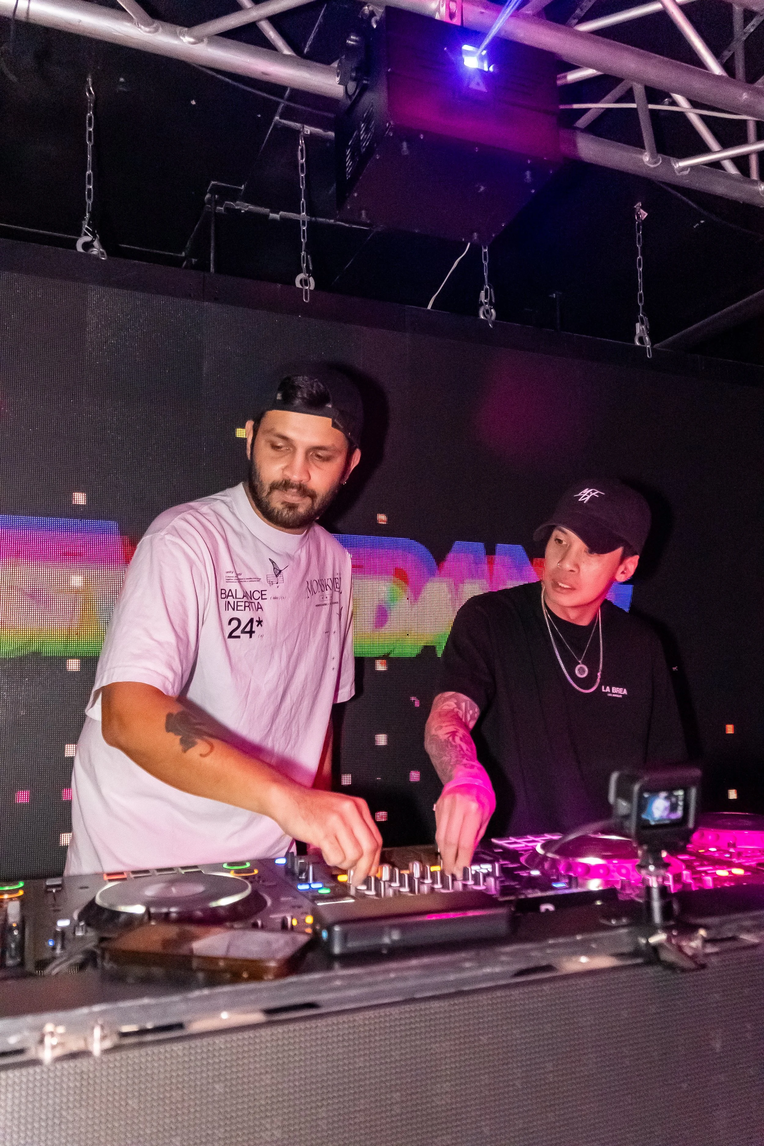 SKVLEZ B2B STEVEMFDANG 10.jpg