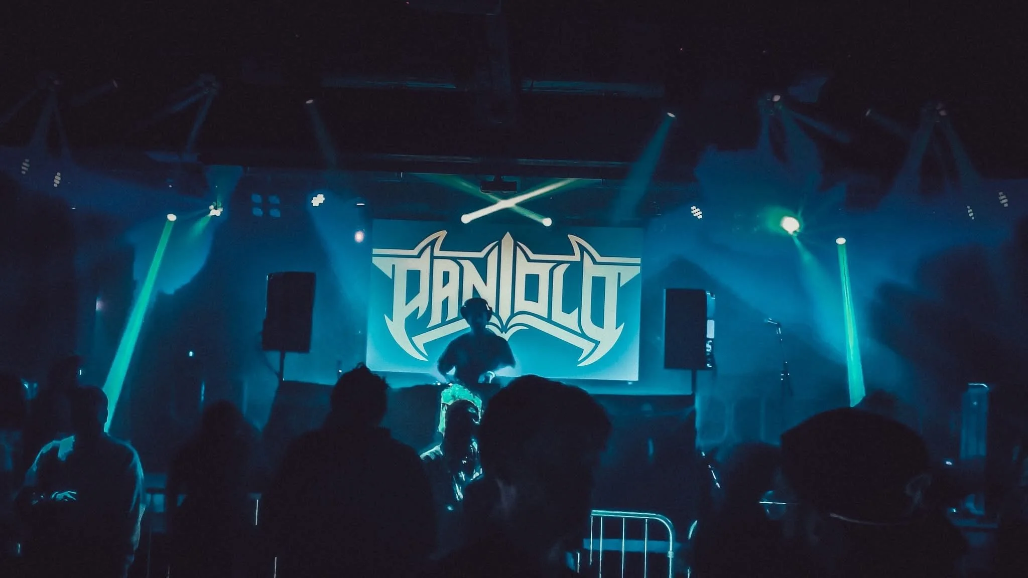 PANIOLO Crowdshot 2.JPG