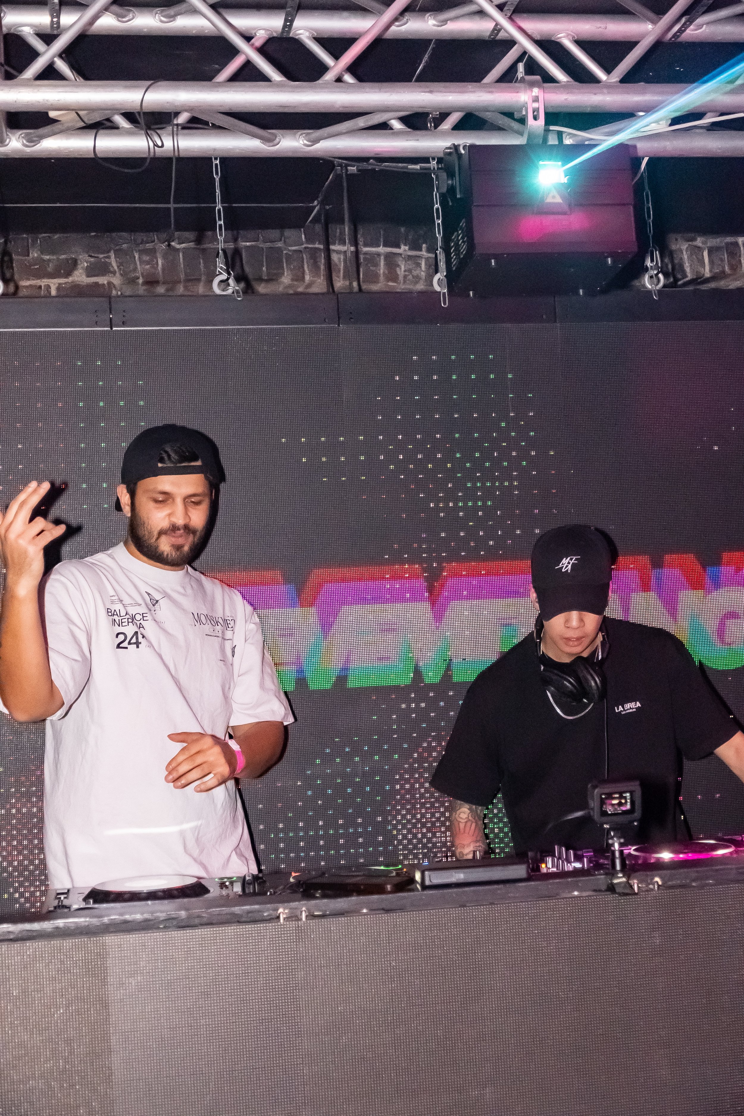 SKVLEZ B2B STEVEMFDANG 11.jpg
