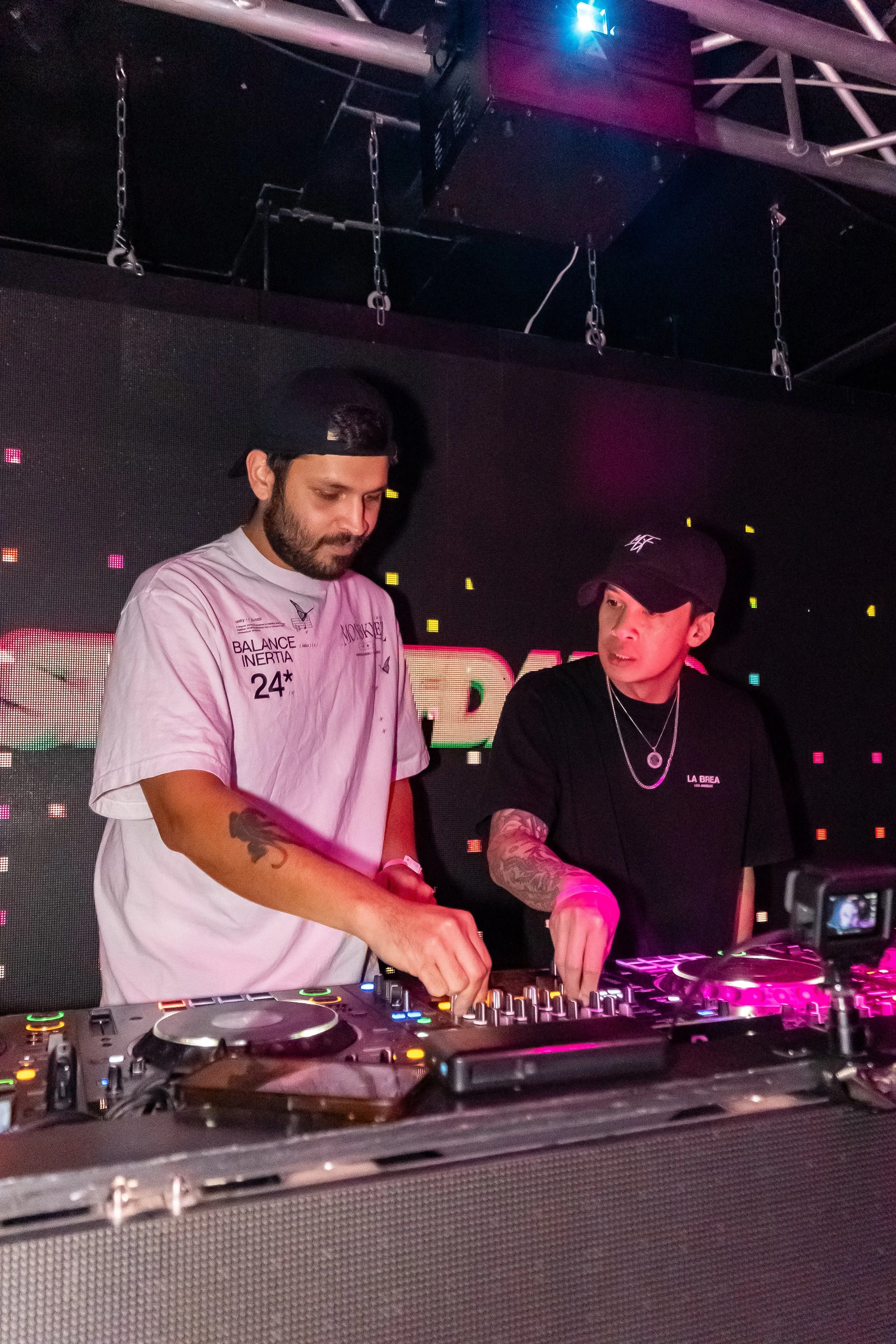 SKVLEZ B2B STEVEMFDANG 12.jpg