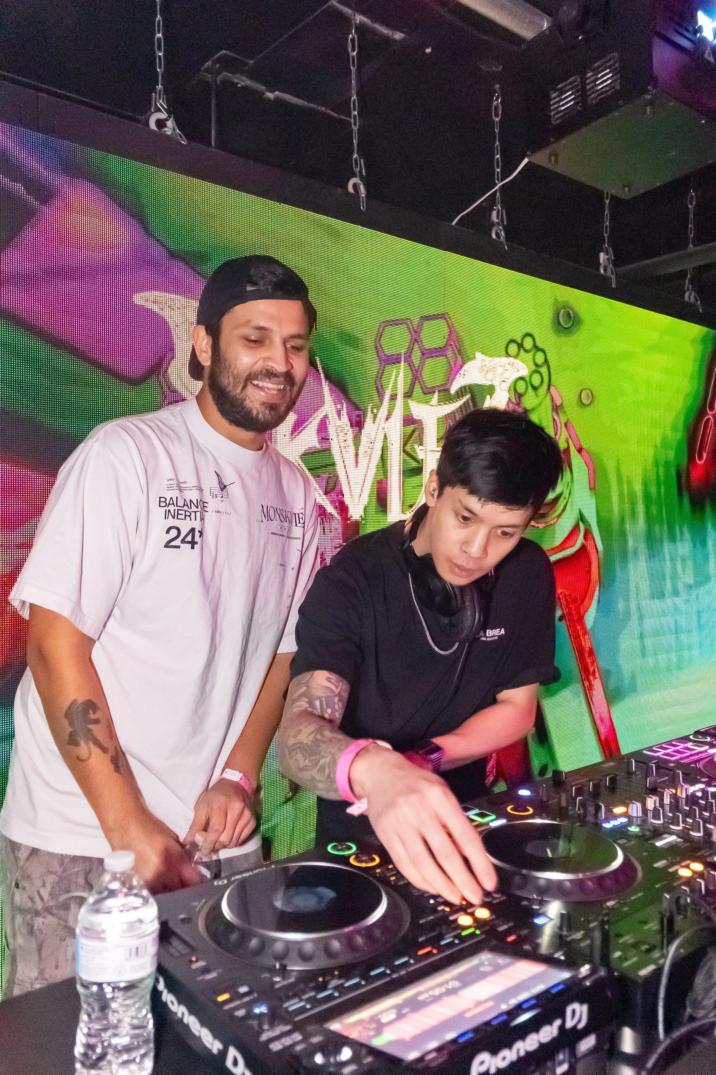 SKVLEZ B2B STEVEMFDANG 7.jpg