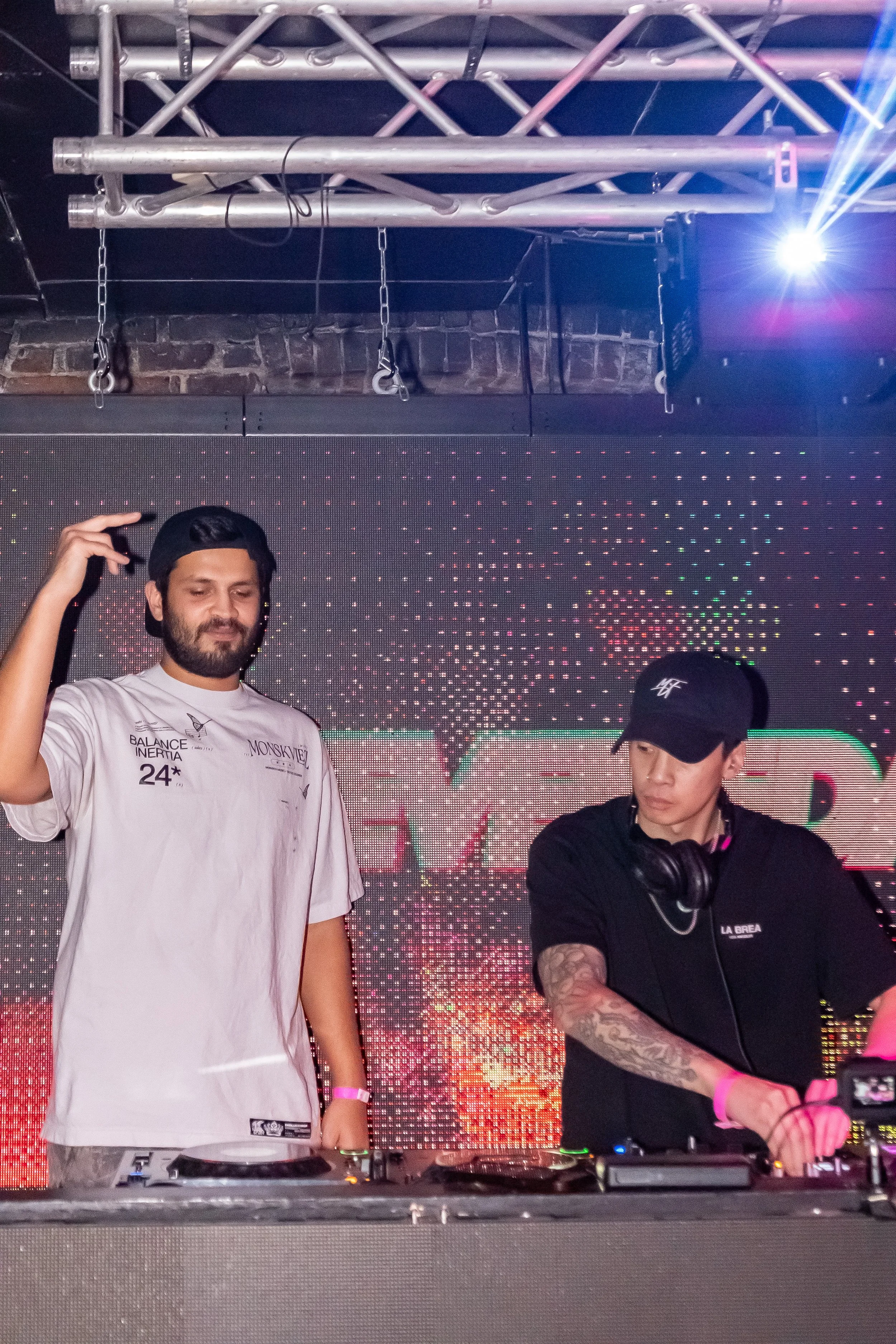 SKVLEZ B2B STEVEMFDANG 2.jpg