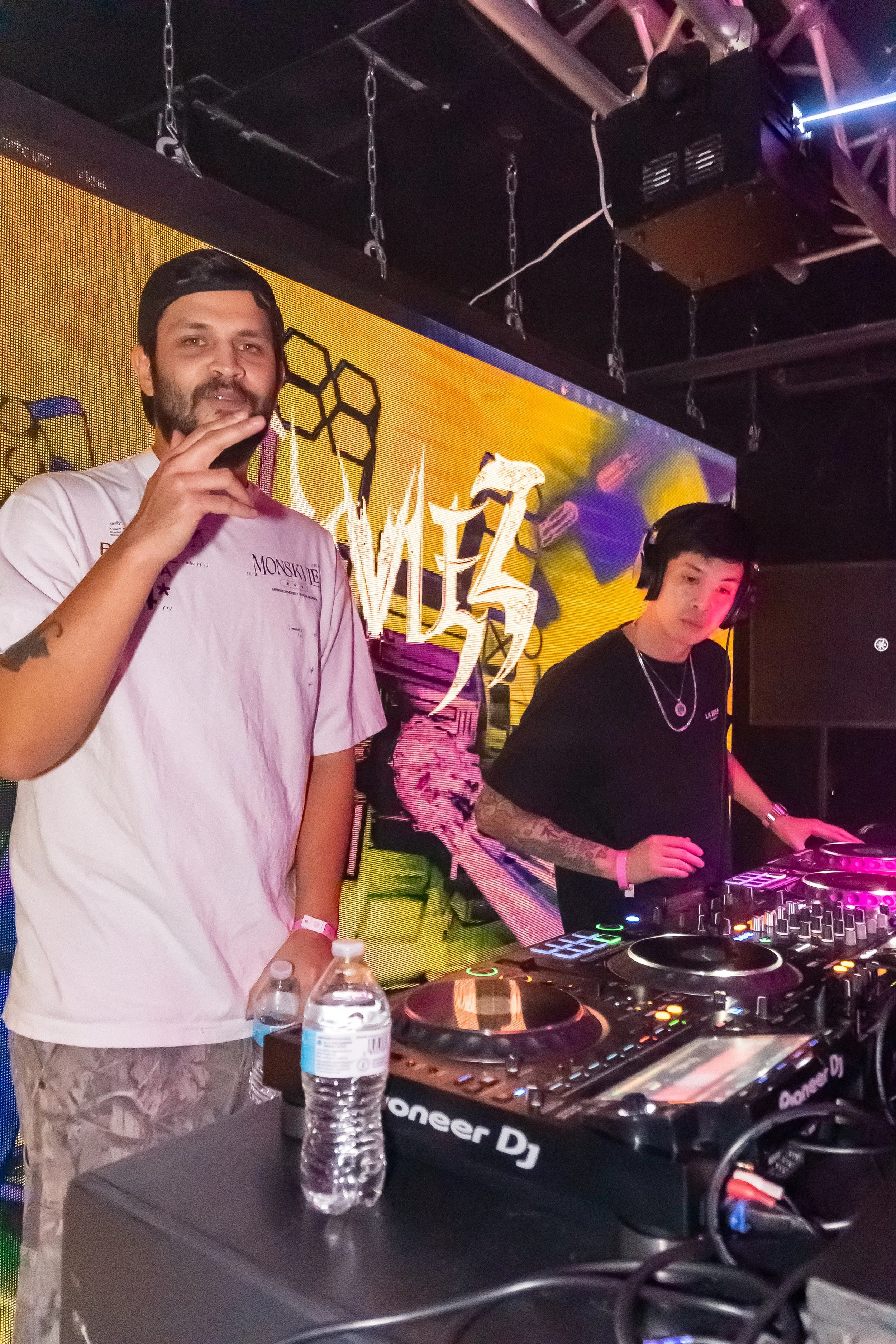 SKVLEZ B2B STEVEMFDANG 8.jpg