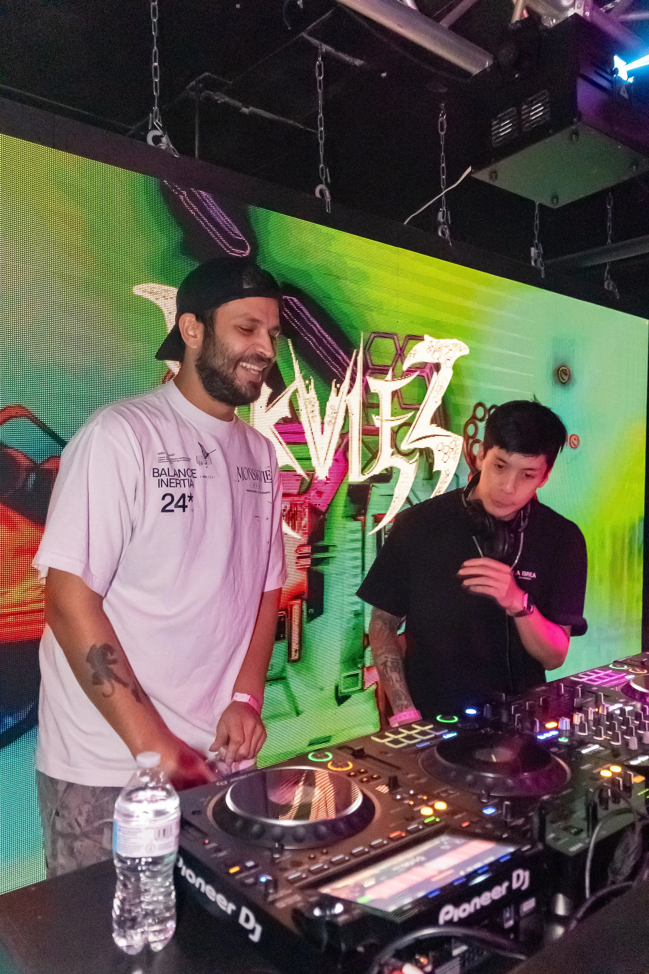 SKVLEZ B2B STEVEMFDANG 3.jpg