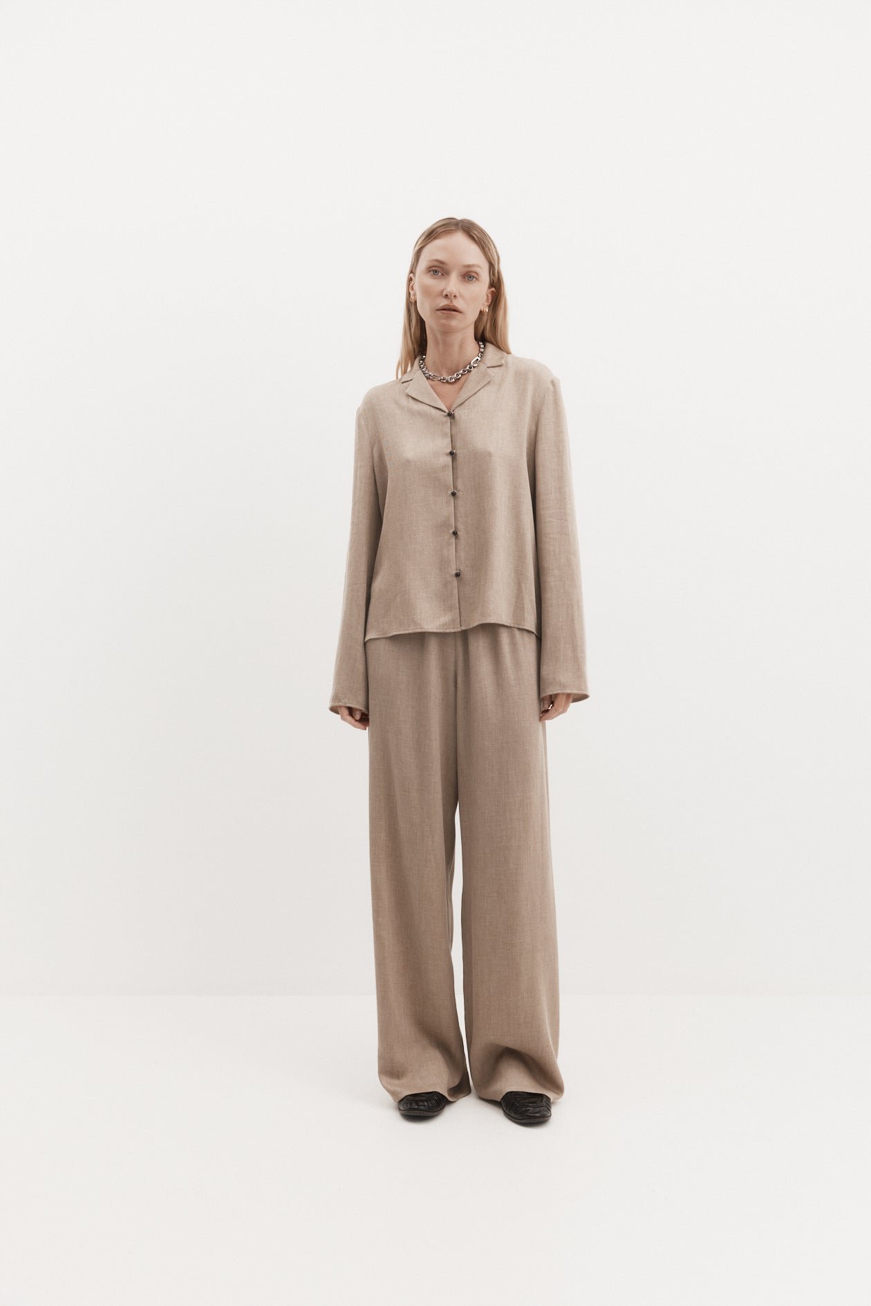 HT_AW26_IRISSHIRT_IRVINGTROUSER_60321.jpg