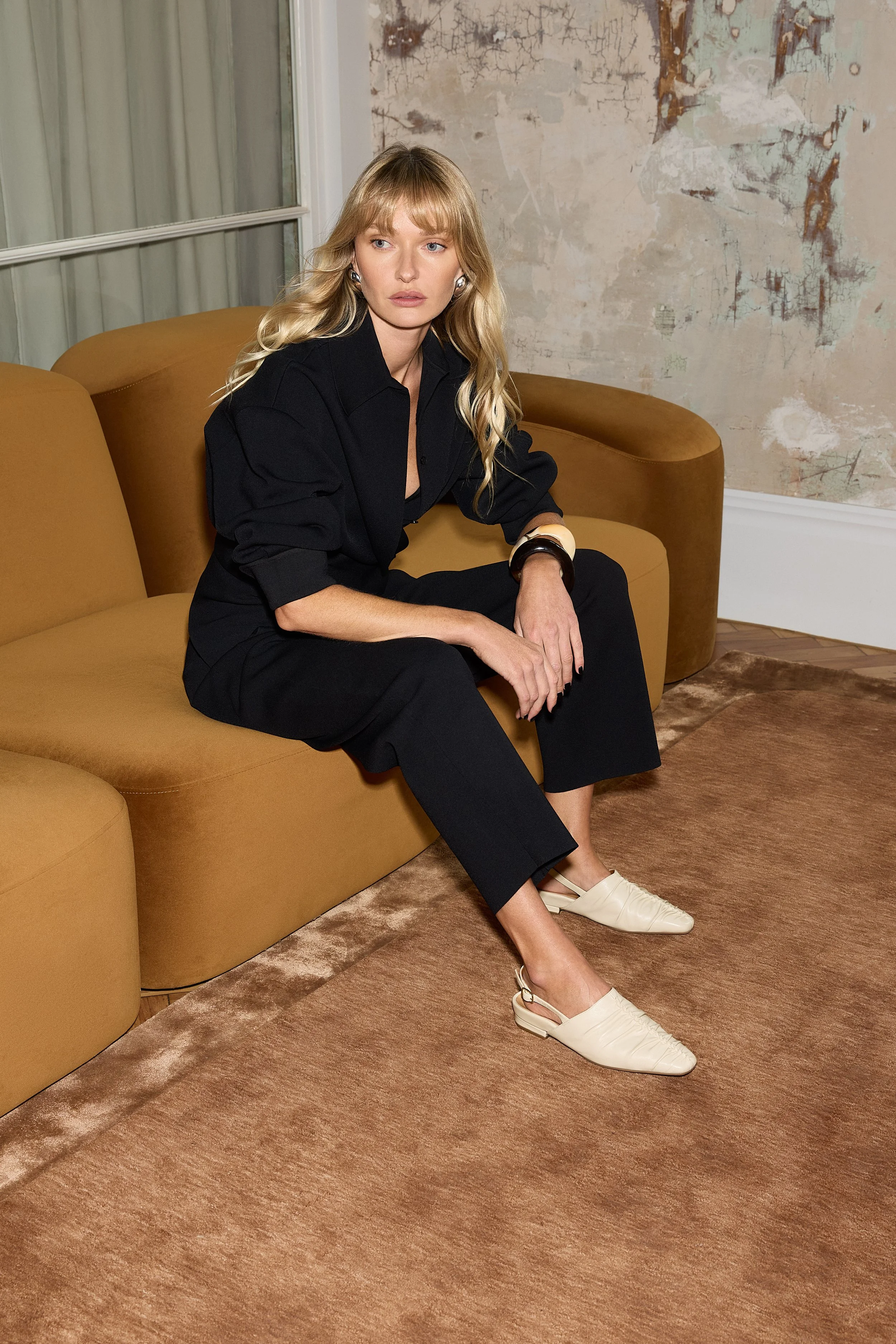 HR_Silvereye_EcruLeather_260701_BELLA_ALLISONSTUDIO_0 45.jpg