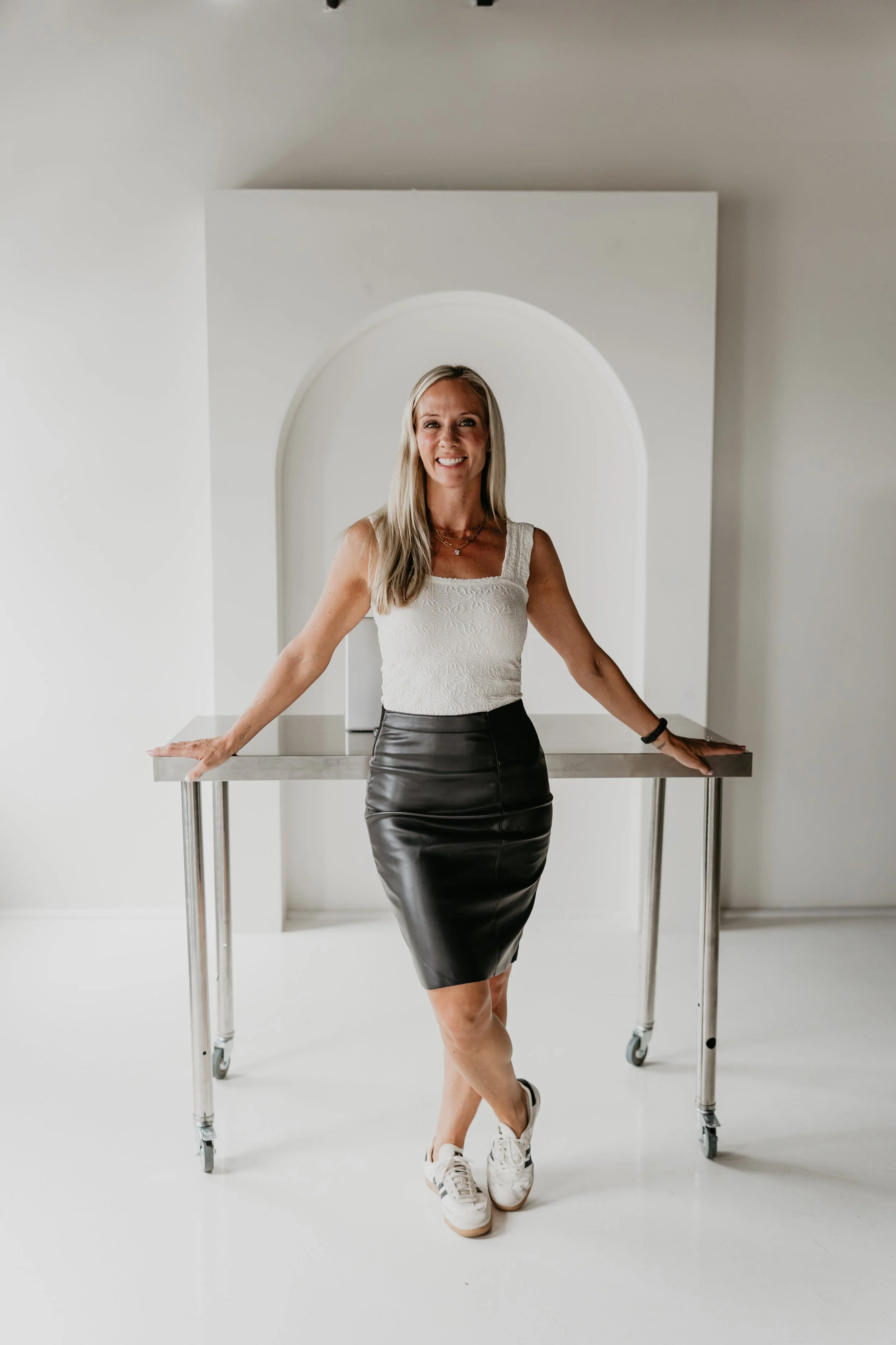                       Lisa Mont-Ros