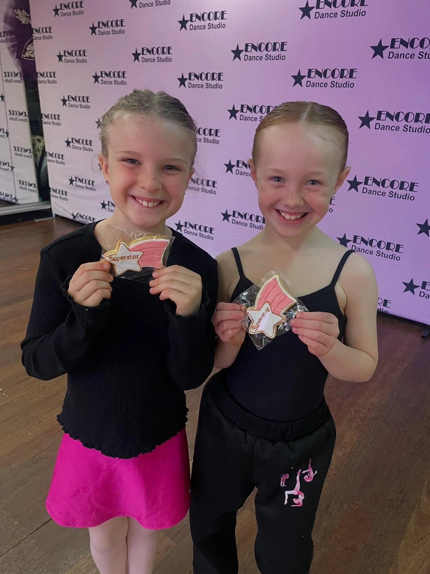 ⭐️ EXAMS 2025 ⭐️

Congratulations to all our dancers who completed their examinations this weekend! So much hard work and dedication to be ready and you all should be so proud. Amazing achievement! 

@comdancequeensland 

🩷🩵💛💚