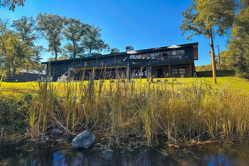 Riverside Tavern like LAKES Tavern in Pequot Lakes has great food and drinks located in Crosslake