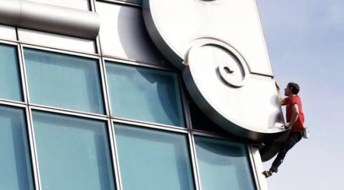 Free solo climber Alex Honnold conquers one of the world’s tallest buildings