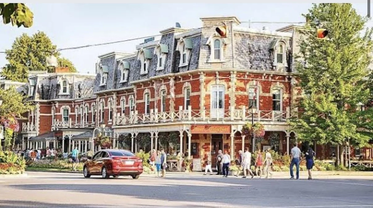 8 Most Scenic Small Towns In The Great Lakes