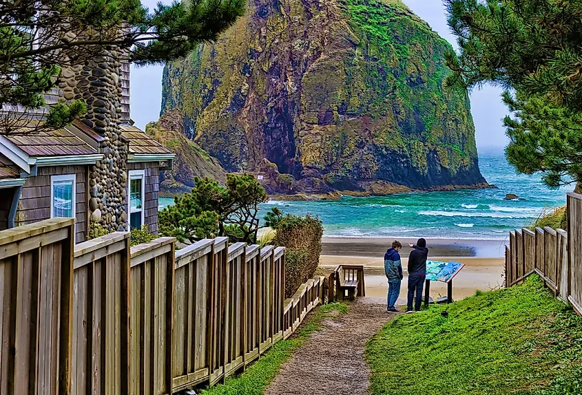 8 Offbeat Oregon Towns To Visit In 2026 🫎