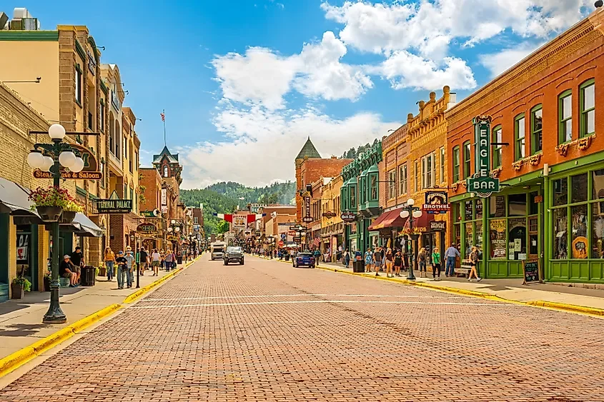 9 Offbeat South Dakota Towns To Visit In 2026 🤠