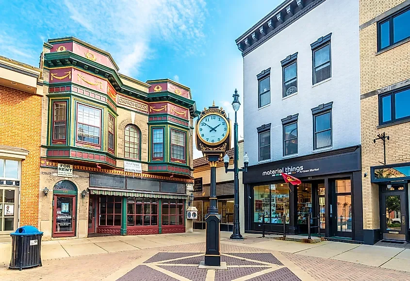 9 Offbeat Illinois Towns To Visit In 2026 🧏🏻