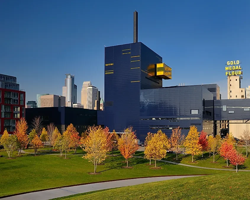 8 Best Attractions To Visit In Minnesota 🐻