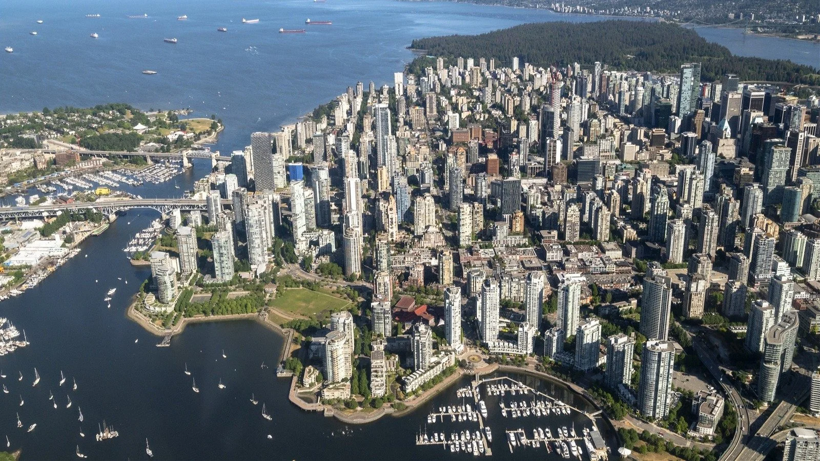 The 'Greenest City In The World' Is A Vibrant Coastal Hub In North America With Walkable Charm 🌲