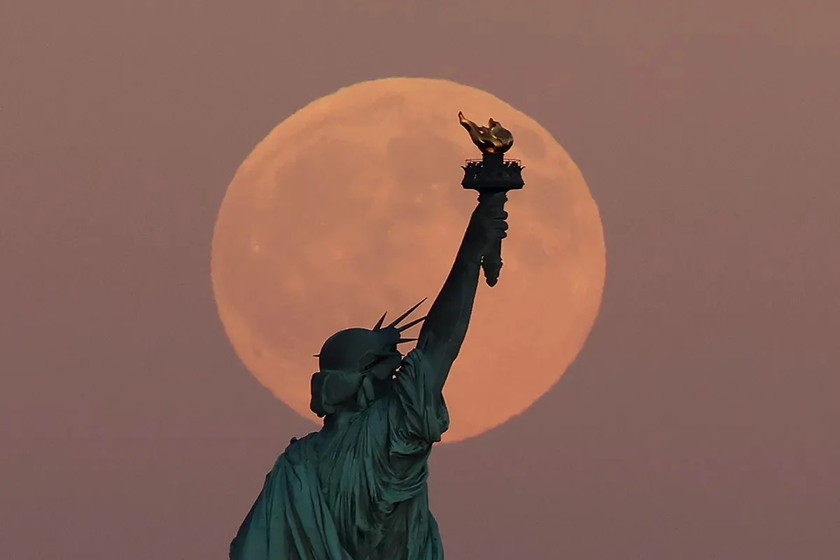 What time is the Strawberry Moon? From New York to Tokyo, key moonrise timings for the June 2026 full Moon 🍓