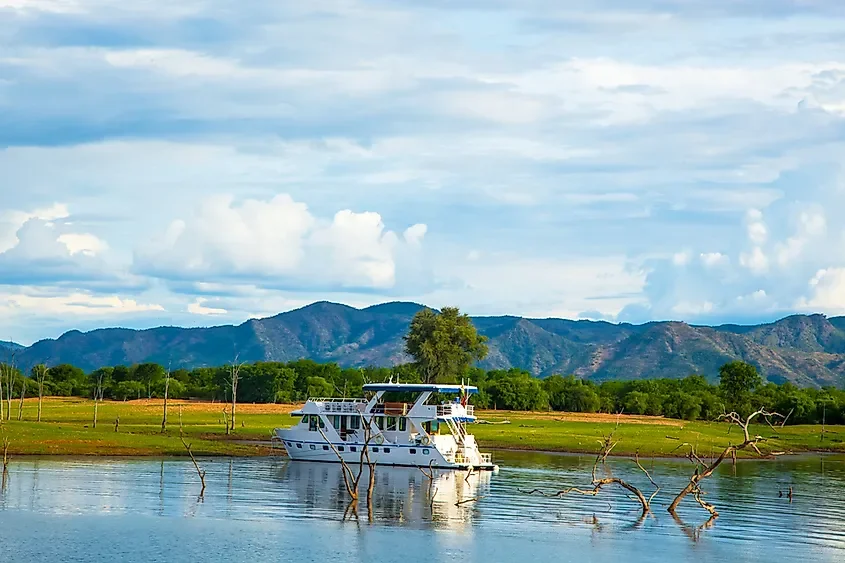The Largest Man-Made Lakes In The World 💧