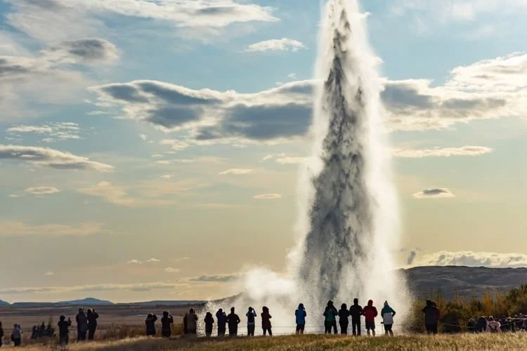 This 190-mile Road Trip Is One of the Most Beautiful Drives in Iceland—With Geysers, Waterfalls, and Geothermal Springs 🇮🇸