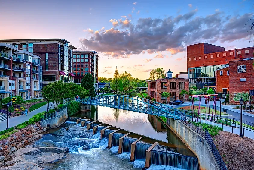 9 Best Places To Live In The Southern United States In 2026 🌳
