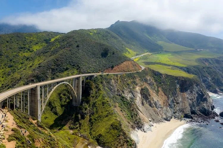 We Asked 5 Travel Experts to Pick the Ultimate Summer Road Trip—and They Split Between These 2 Legendary Drives 🚙