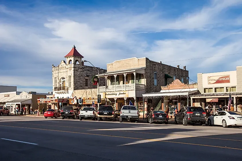 The 10 United States Towns With Unforgettable Main Streets 🚙