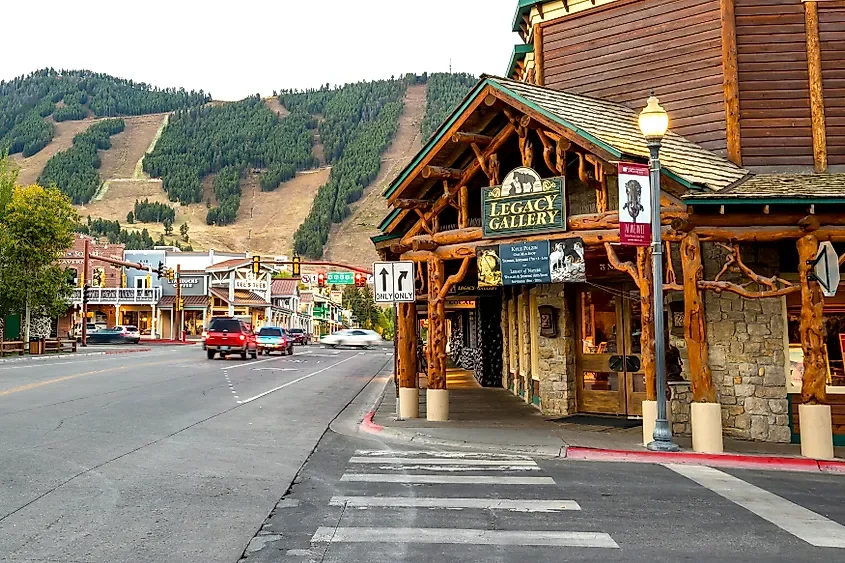 10 Most Charming Town Squares In The United States ☀️