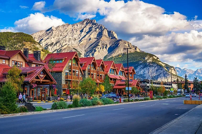 Towns That Sit Entirely Inside A National Park ⛰️