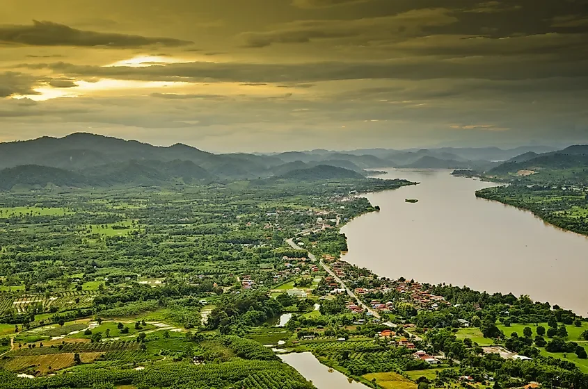 10 Most Famous Rivers In The World 🦦