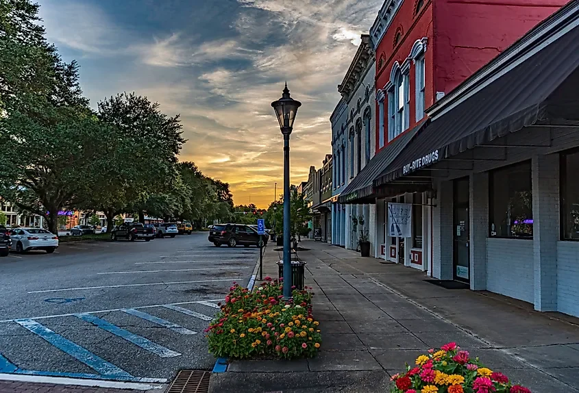 10 Most Charming Town Squares In Alabama ☀️