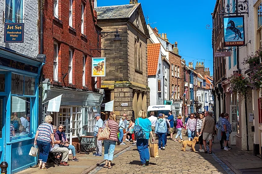 11 UK Towns With Unforgettable Main Streets 🇬🇧