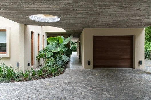 Leloir Studio Pavilion / FIR Estudio