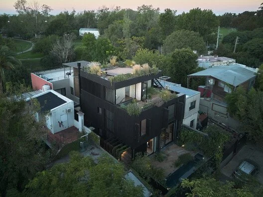 House in San Isidro / Ábode arq