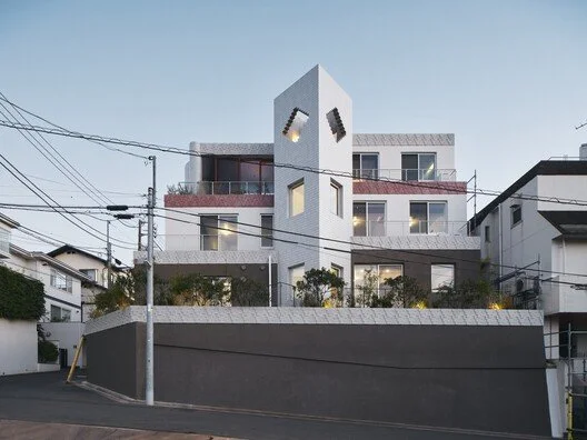 Apartment in Uehara / ULTRA STUDIO
