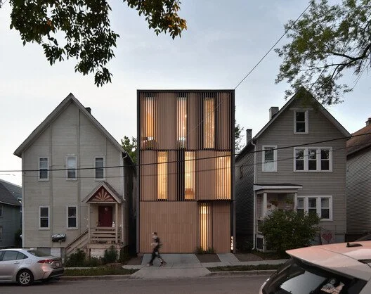Curtain House / Johnsen Schmaling Architects