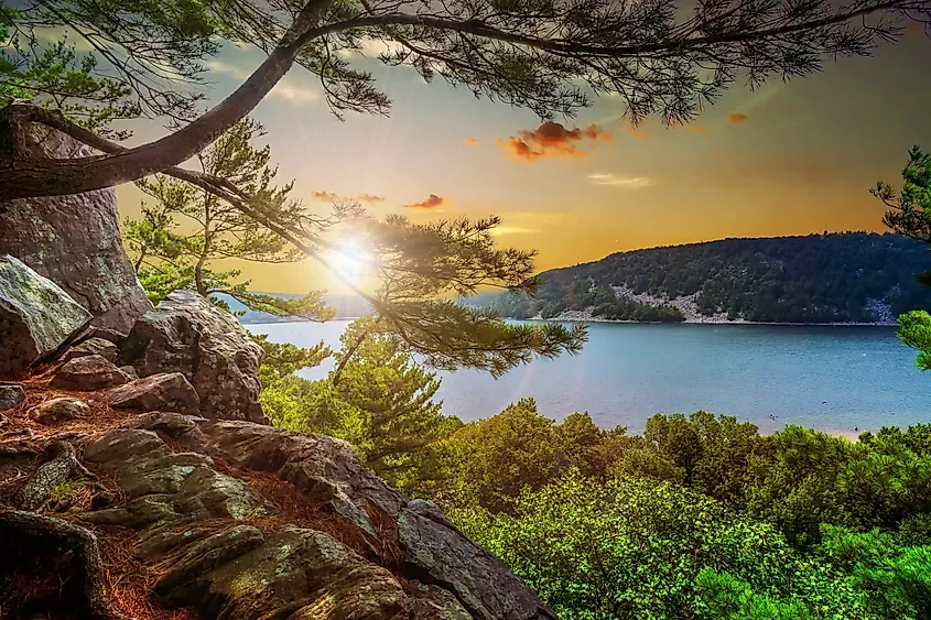 The State Parks Built Around A Single Lake 💧