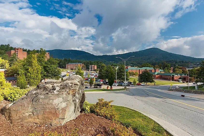 12 Best United States Towns For A Weekend Trip
