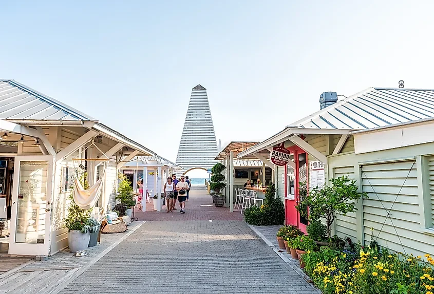 10 Small Towns On Florida's Emerald Coast With The Best Downtowns