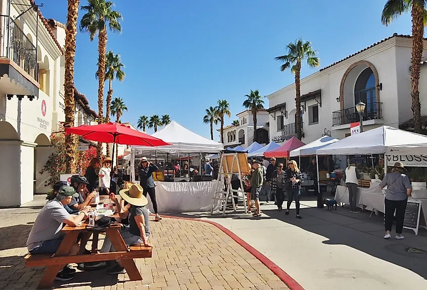 8 Prettiest Main Streetscapes In Southern California