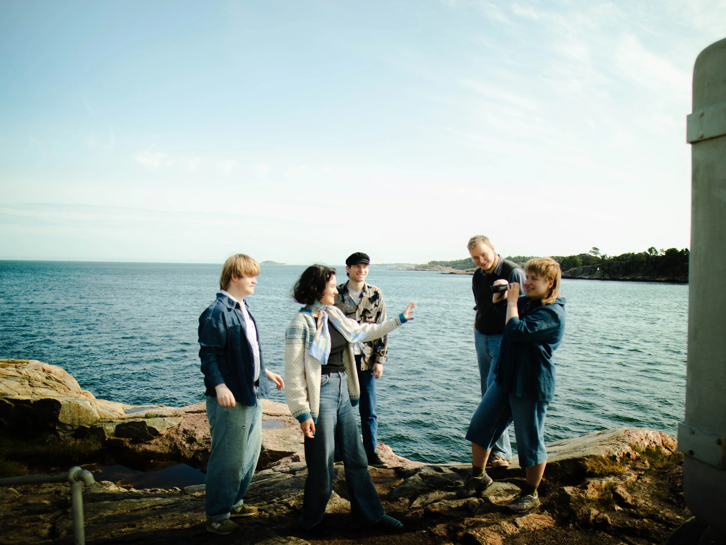 Mast, foto: Caleb Kongolo (Gravitationstudio)