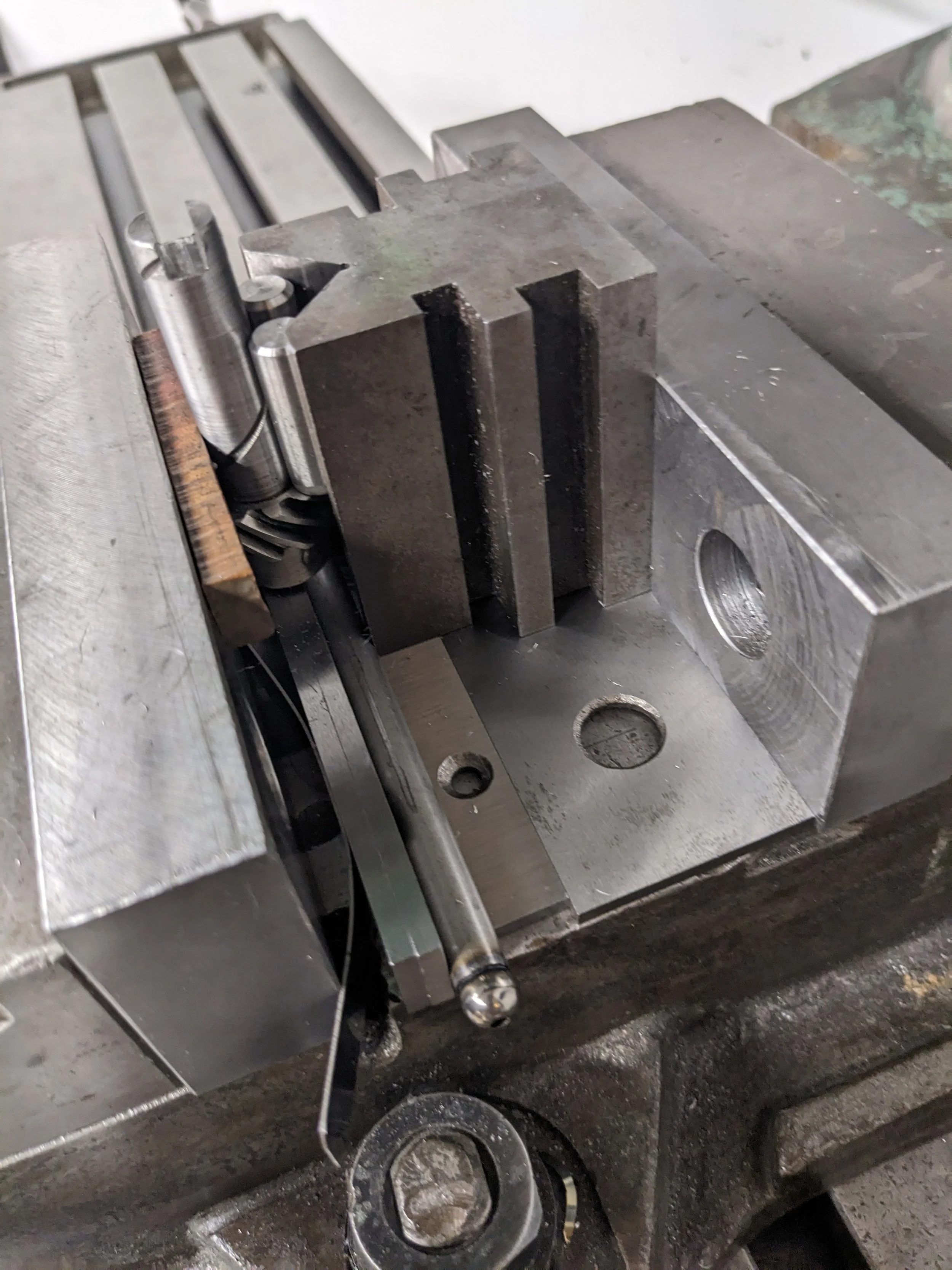 how to hold this shaft in the mill
